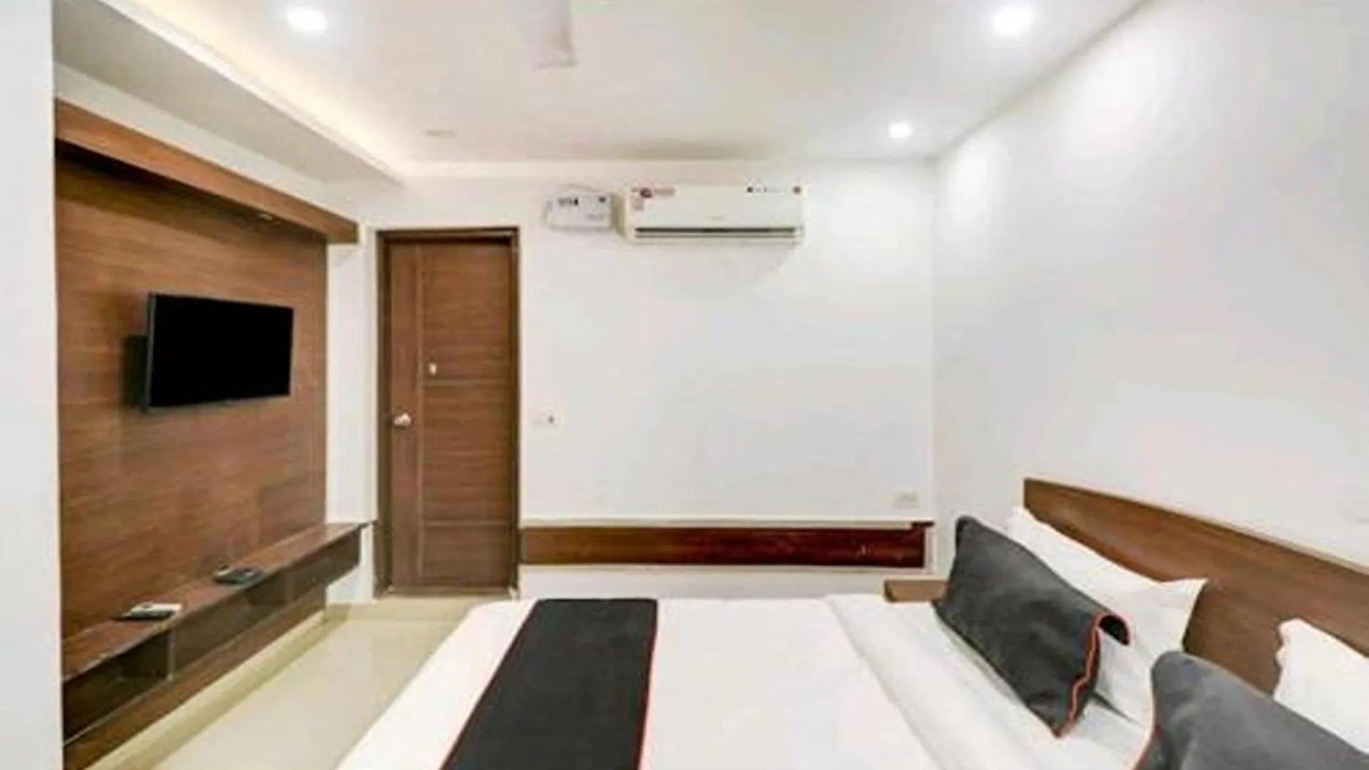 Aravali Residency B&B New Delhi Hotel