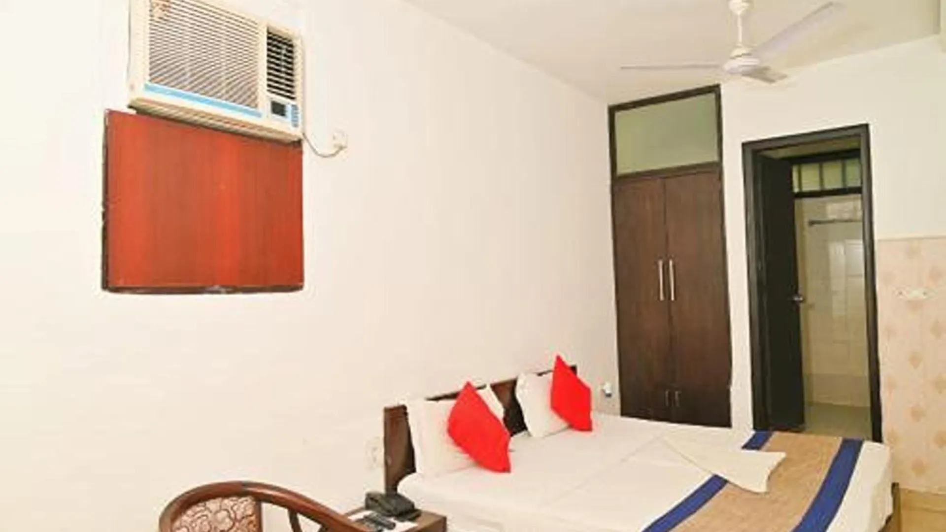 Hotel Aravali Residency B&B New Delhi