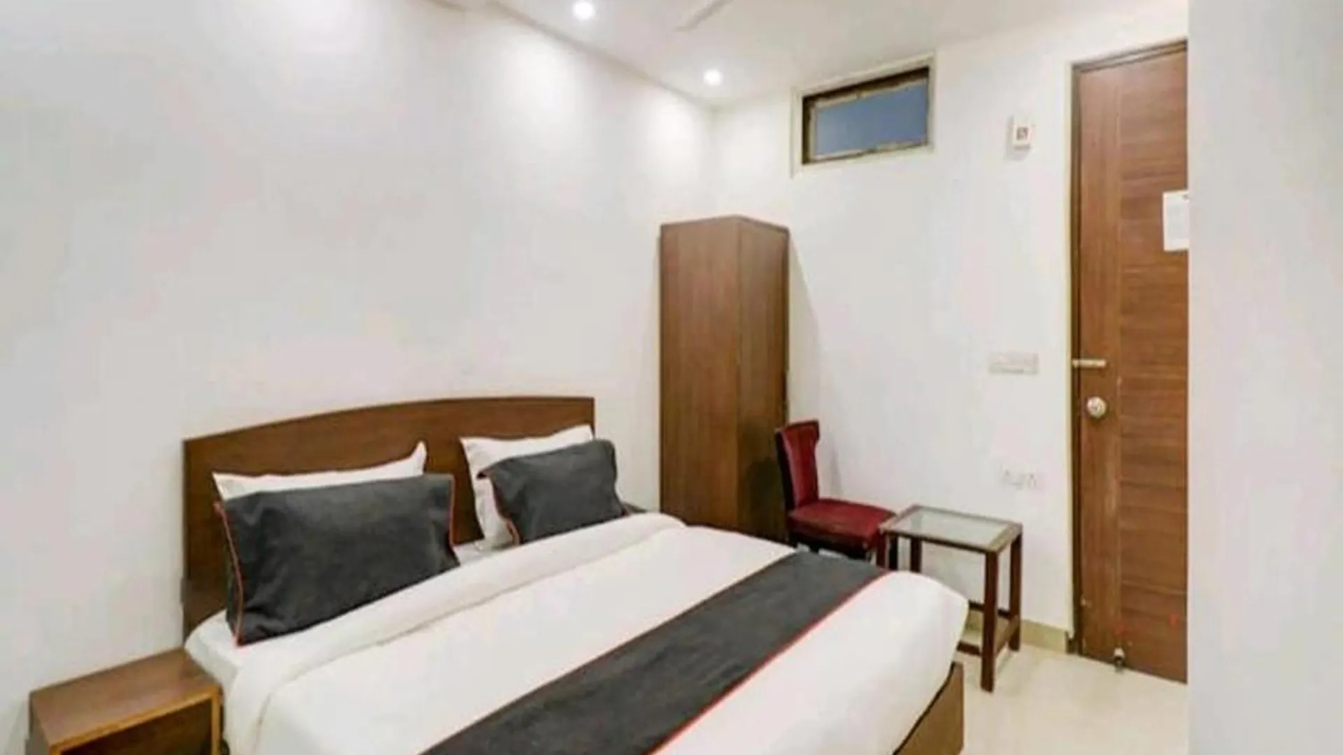 Hotel Aravali Residency B&B New Delhi